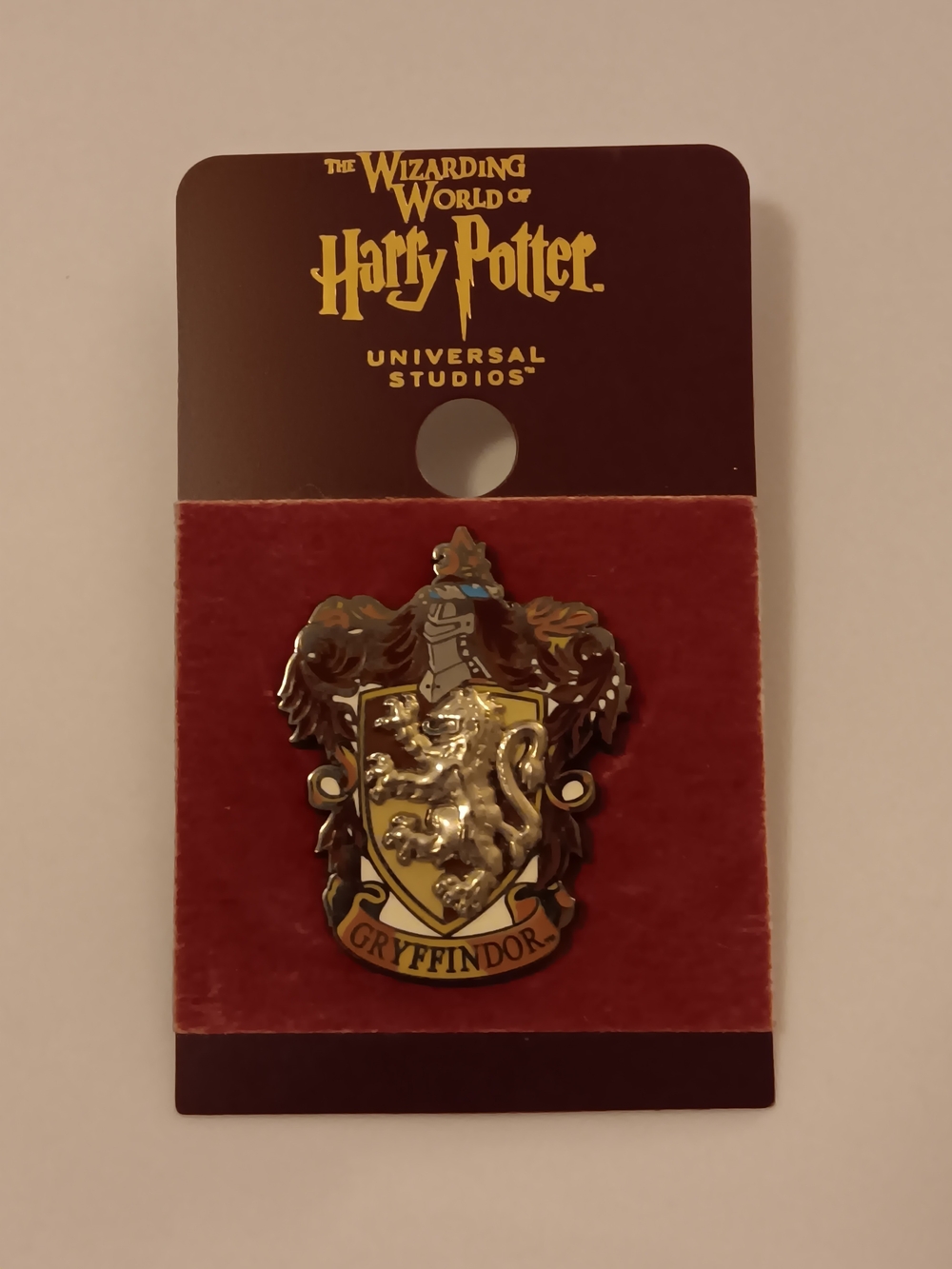 Universal Gryffindor Crest Enamel Pin - Gold & Red